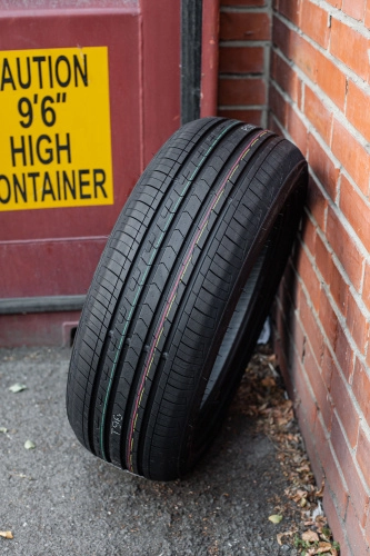фото протектора и шины ZEALION Шина ZMAX ZEALION 215/55 R17 94W